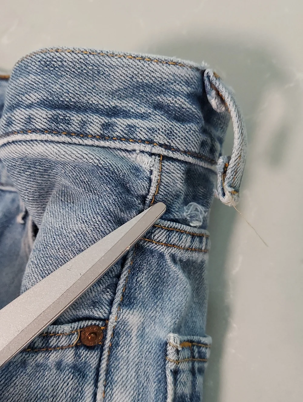 550 Levis, Size 36/29, Lightwash Blue Denim, Vintage